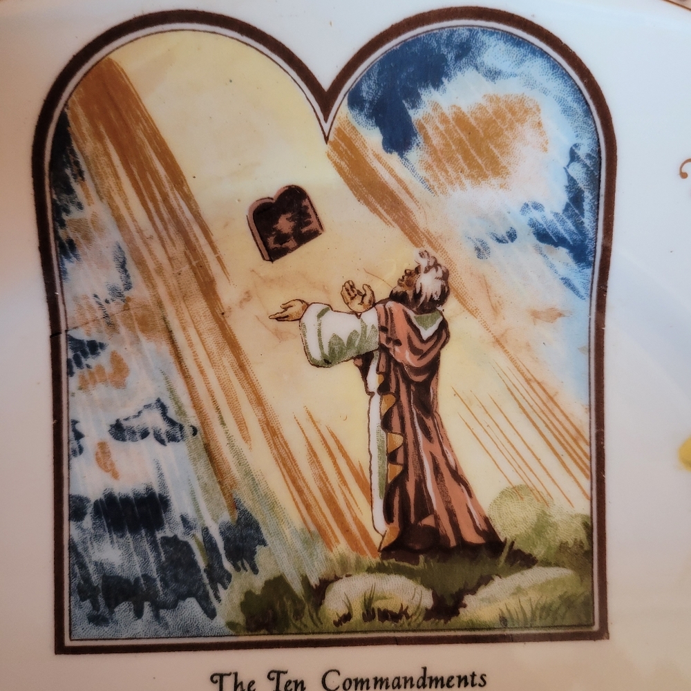 EUC Vintage Wall Hanging Plates Pair- Lord's Prayer and Ten Commandments - Picture 10 of 15
